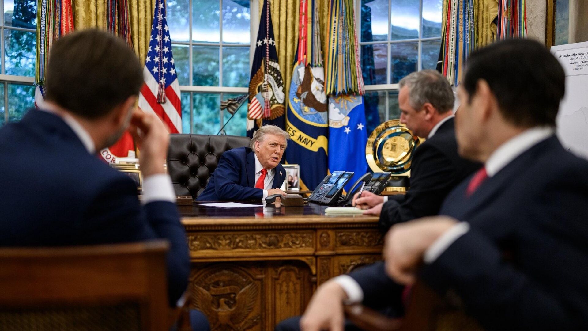 Коалиция желающих войны не смогла переиграть Трампа, заявил Медведев